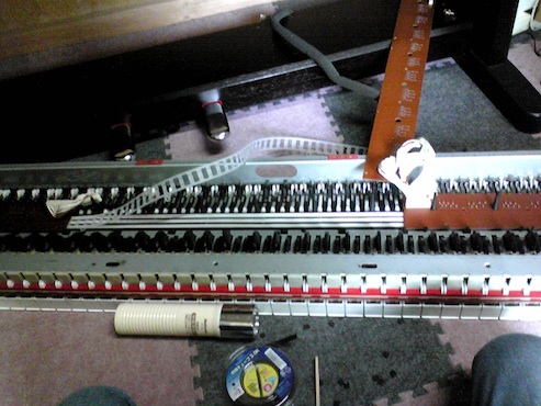 電子ピアノの内部 - 鍵盤の裏側